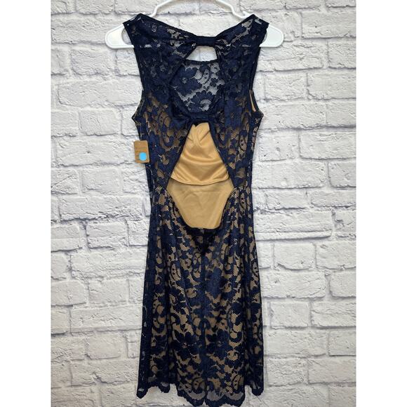 ❤️ Josh & Jazz Navy Lace Over Nude Mini Dress Open Back Size Small PRISTINE - Picture 3 of 3